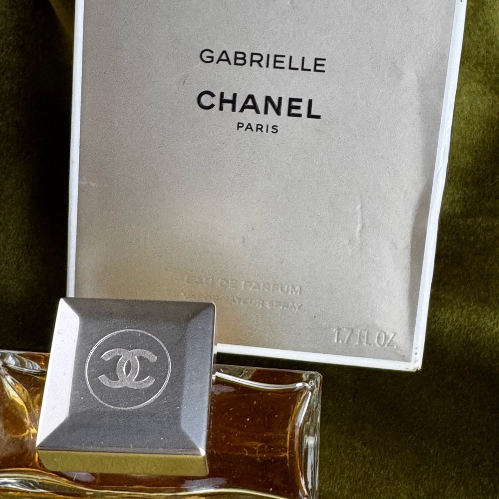 CHANEL Gabrielle Eau de Parfum - Picture 2 of 4